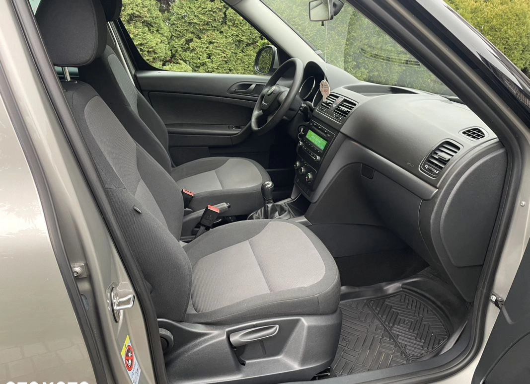 Skoda Yeti cena 39800 przebieg: 174000, rok produkcji 2013 z Strzelce Opolskie małe 562